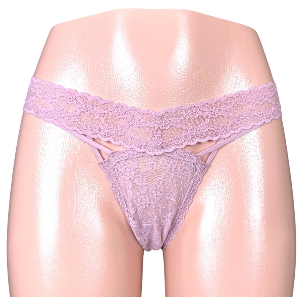 Victoria's Secret Dusty Rose Floral Lace Thong‎ Panty Medium